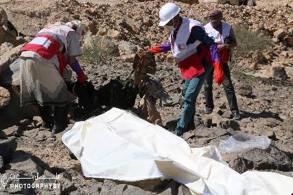 الحوثيون يفاوضون لانتشال جثة أحد الهاشميين في مأرب ويتجاهلون 60 جثة لمقاتلين من أبناء القبائل